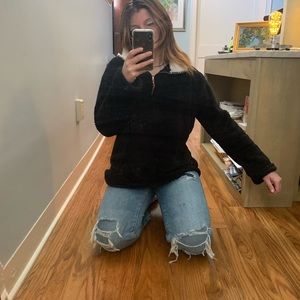 Soft black quarter zip jacket!!